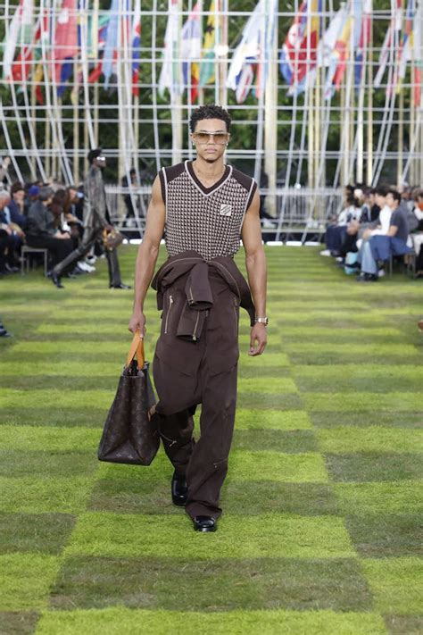 Louis Vuitton Shows SS25 at Paris Fashion Week 